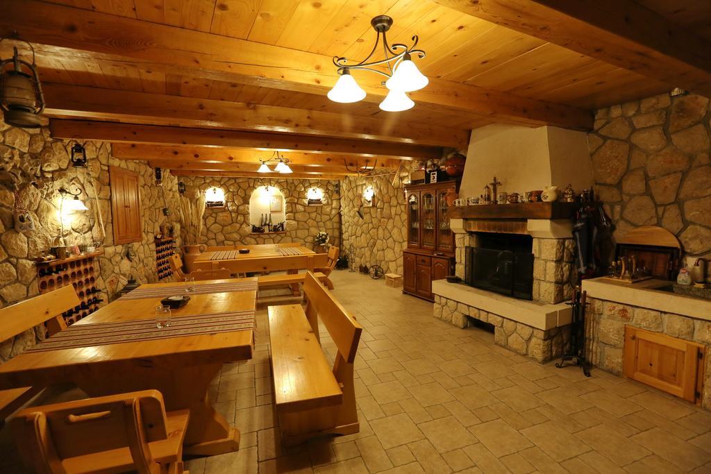 Apartments Villa Residenca Novi Vinodolski Rum bild