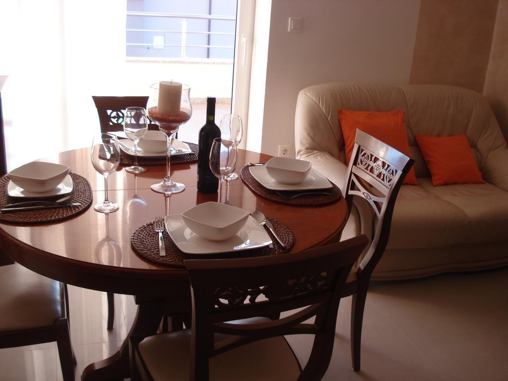 Apartments Villa Residenca Novi Vinodolski Rum bild