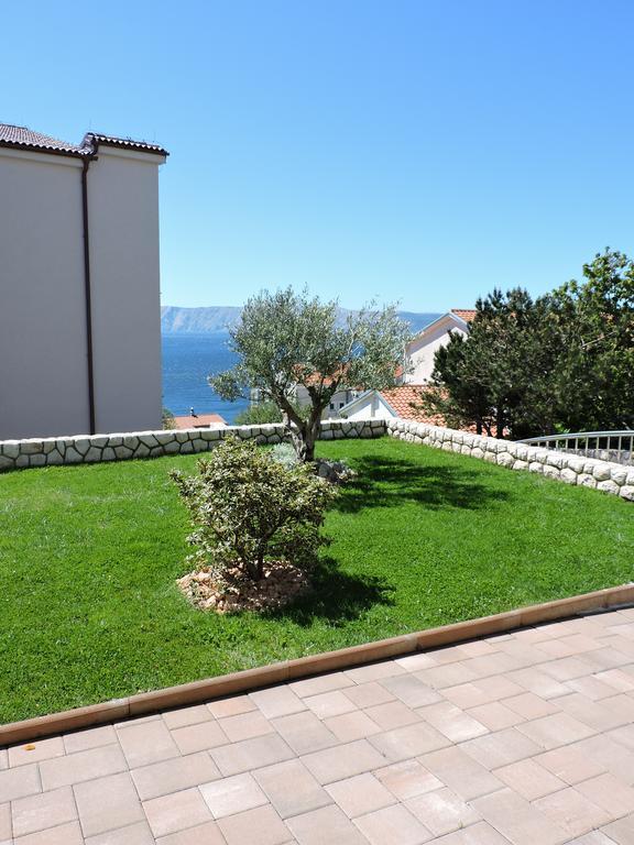 Apartments Villa Residenca Novi Vinodolski Exteriör bild